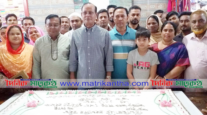 পাংশার মাছপাড়ায় ৭০ পাউন্ড ওজনের কেক কেটে বঙ্গবন্ধুর জন্মদিন পালিত